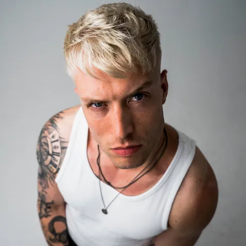 KISTENBRÜGGER - Hard Techno artist photo