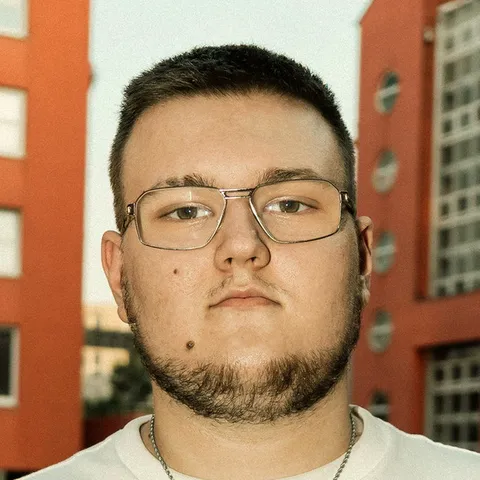THEBOYWITHSPEC - Happy Hardcore artist photo