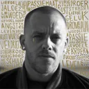 Hoesten Als Bejaarden by Ronnie Flex, Jebroer, Mr. Polska, Skinto - Hardstyle cover art